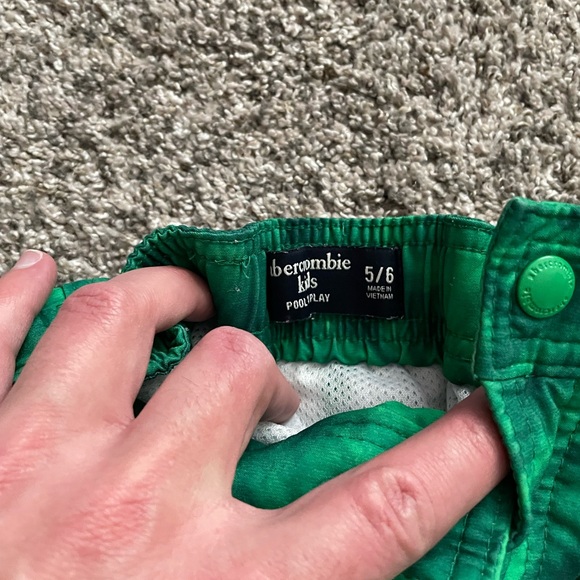Abercombie Kids Swim Trunks.  Size 5/6.  Adjustable Waist - Picture 2 of 4